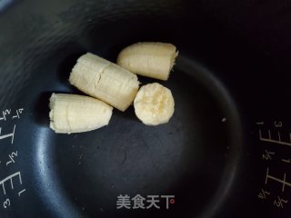红枣香蕉蛋糕的做法步骤：2
