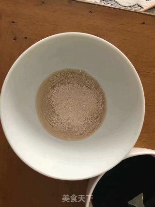 红糖馒头的做法步骤：2