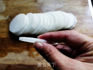 蚝油蒸萝卜的做法步骤：2