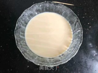 香蕉牛奶炖蛋的做法步骤：5