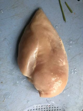 自制鸡肉肠的做法步骤：1