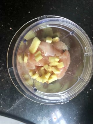 自制鸡肉肠的做法步骤：4