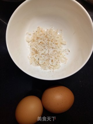 虾米蒸蛋的做法步骤：1