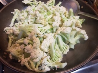 蚝油清炒菜花的做法步骤：4