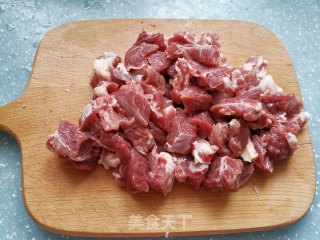 清炖羊肉的做法步骤：1