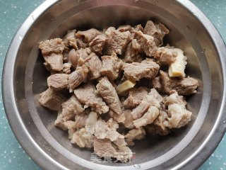 清炖羊肉的做法步骤：3