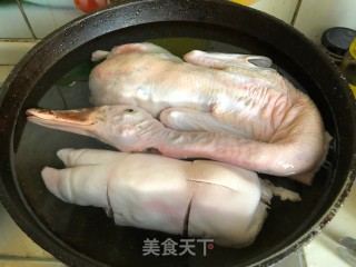 母油鸭的做法步骤：1