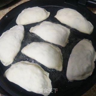 香酥韭菜鸡蛋盒子的做法步骤：9