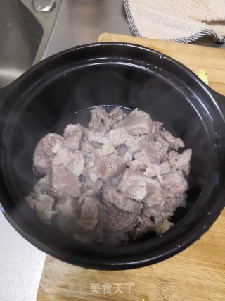 白萝卜炖牛腩的做法步骤：3