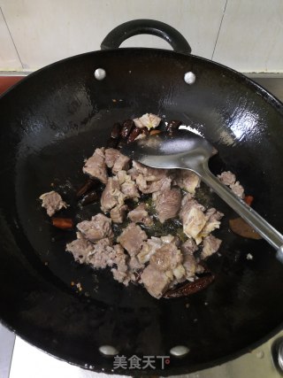 白萝卜炖牛腩的做法步骤：5