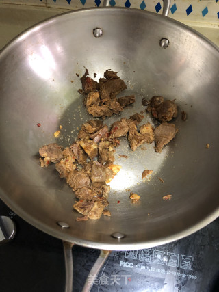 洋葱牛肉咖喱羹的做法步骤：2