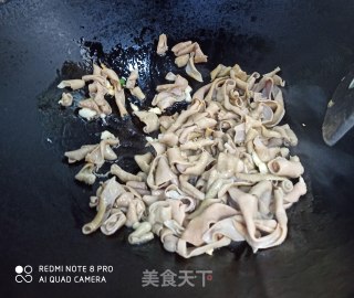 青蒜炒鸭肠的做法步骤：4