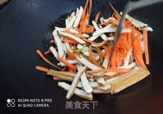 包菜胡萝卜炒香干的做法步骤：4