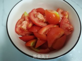 番茄鸡蛋面的做法步骤：1