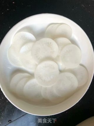 尖椒白萝卜的做法步骤：2