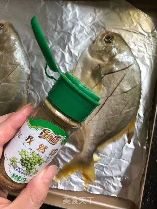 辣烤金鲳鱼的做法步骤：5