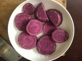 饺子皮紫薯饼的做法步骤：1