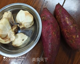 蜜薯蒸鲜百合的做法步骤：1