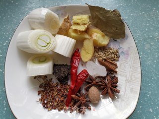酱牛肉的做法步骤：4