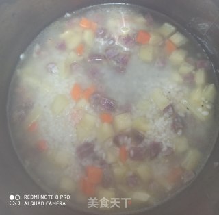 土豆腊肠焖饭的做法步骤：4