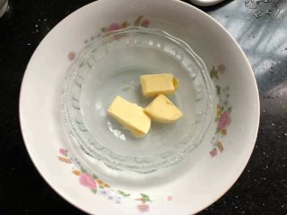 蒜香法棍的做法步骤：2