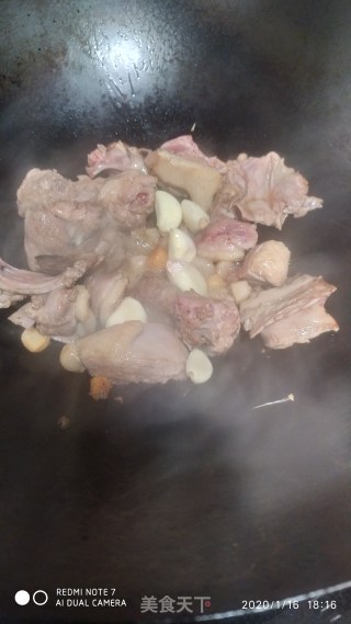 黄豆焖鸭肉的做法步骤：3