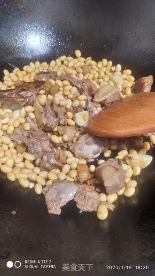 黄豆焖鸭肉的做法步骤：4