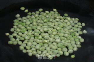 腊肉丁炒青豆的做法步骤：3