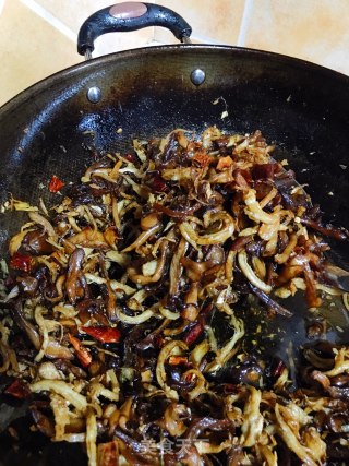 熬鸡油菌的做法步骤：5
