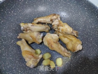 红烧鸡翅根的做法步骤：4