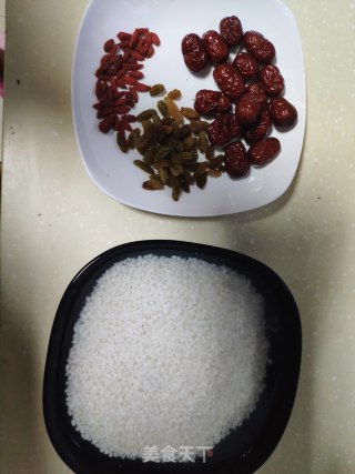 红糖糯米饭的做法步骤：1