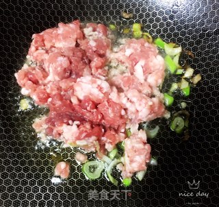 肉末炒蔬菜粒的做法步骤：3