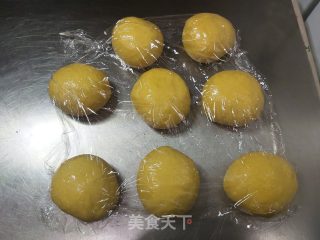 南瓜豆沙小餐包的做法步骤：9