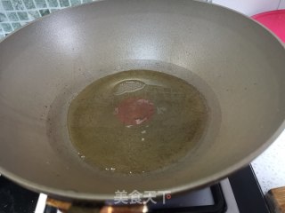 鸡蛋炒西红柿的做法步骤：2