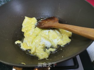 鸡蛋炒西红柿的做法步骤：5