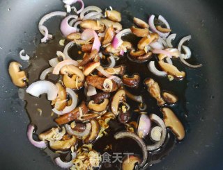 香菇炒饭的做法步骤：6