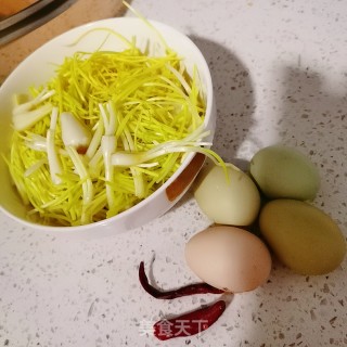 荞子炒鸡蛋的做法步骤：1