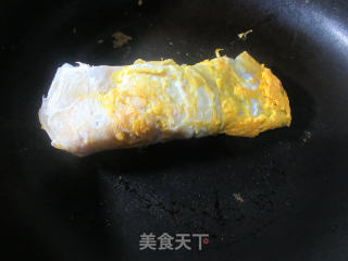 榨菜丝鸭蛋飞饼卷的做法步骤：5