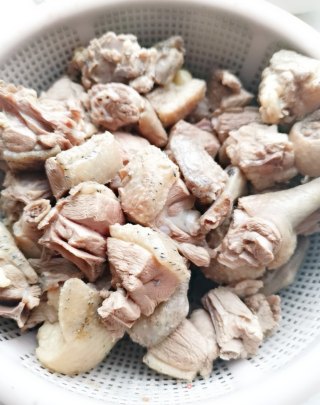 板栗烧鸭的做法步骤：4