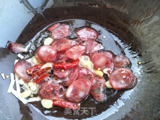 腊肠炒年糕的做法步骤：6