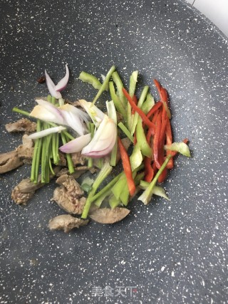 “红色吉祥菜”吉祥如意的做法步骤：5