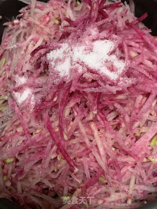 凉拌心里美萝卜丝的做法步骤：3