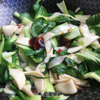 杏鲍菇炒青菜的做法步骤：8