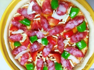广味香肠披萨的做法步骤：12
