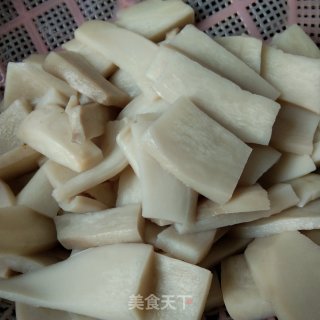杏鲍菇炒火腿肠的做法步骤：4