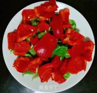 双椒炒肉的做法步骤：3