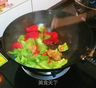 双椒炒肉的做法步骤：8