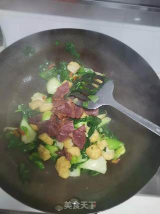青菜豆腐果炒牛肉的做法步骤：5