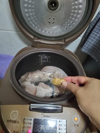 马蹄莲藕煲猪脷的做法步骤：8