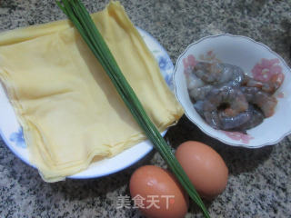 蒸虾仁鸡蛋馅福袋的做法步骤：1